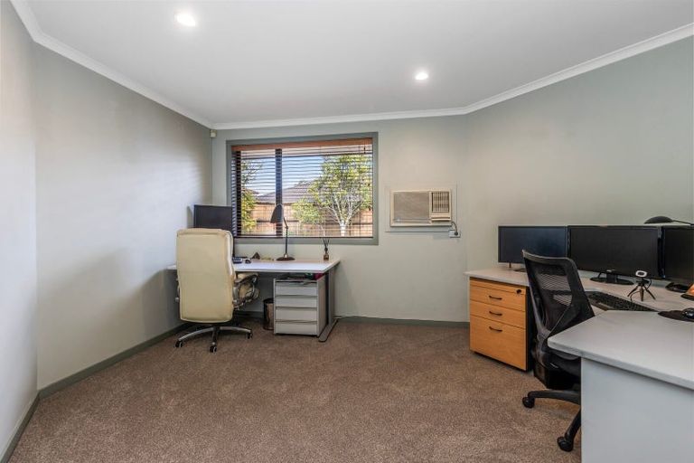 Photo of property in 54 Roy Maloney Drive, Henderson, Auckland, 0612