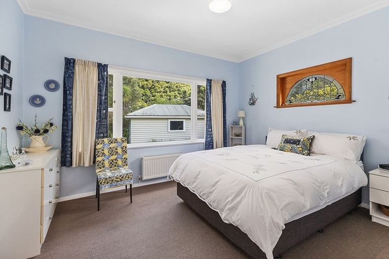 Photo of property in 31 Chester Road, Tawa, Wellington, 5028