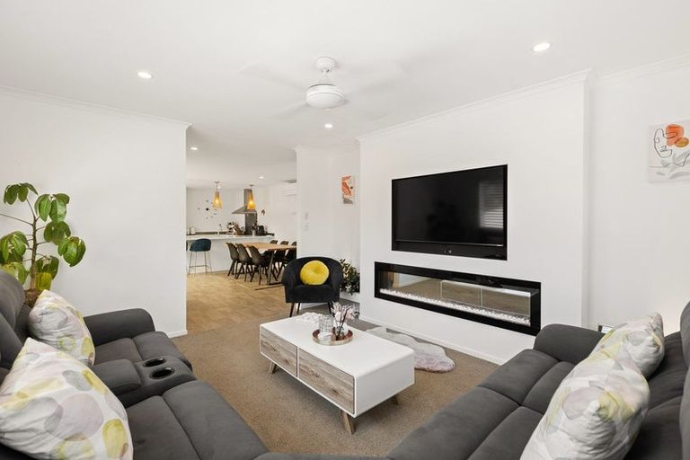 Photo of property in 25a Elizabeth Street, Orewa, 0931