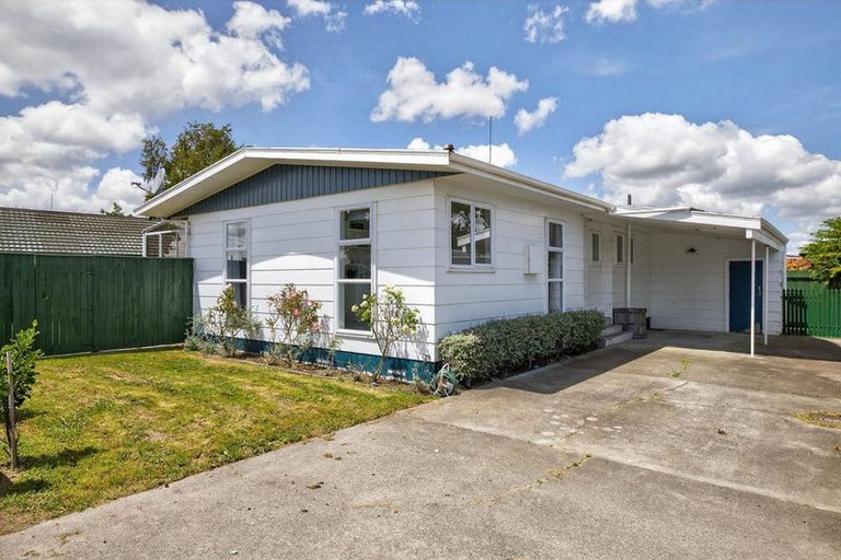 Photo of property in 4 Rhodes Drive, Kelvin Grove, Palmerston North, 4414