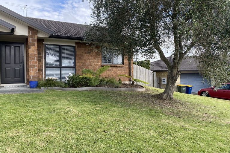 Photo of property in 19 George Deane Place, Greenhithe, Auckland, 0632