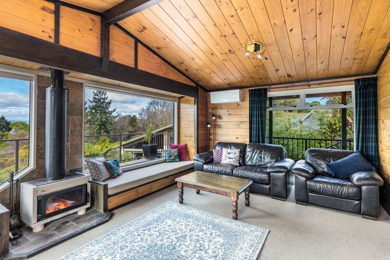 Photo of property in 28 Ewing Grove, Acacia Bay, Taupo, 3330