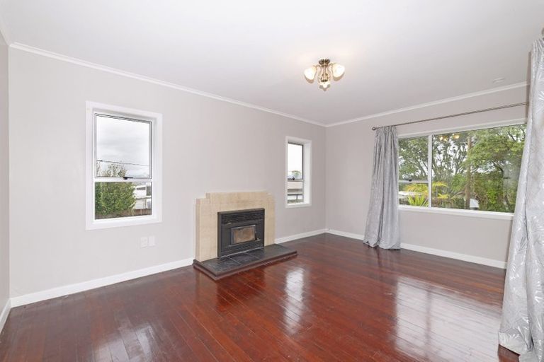 Photo of property in 207 Don Buck Road, Massey, Auckland, 0614