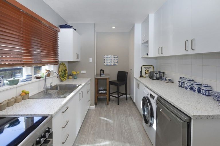 Photo of property in 87 Abberley Crescent, St Albans, Christchurch, 8014