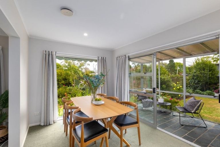 Photo of property in 42 Crofton Road, Harewood, Christchurch, 8051