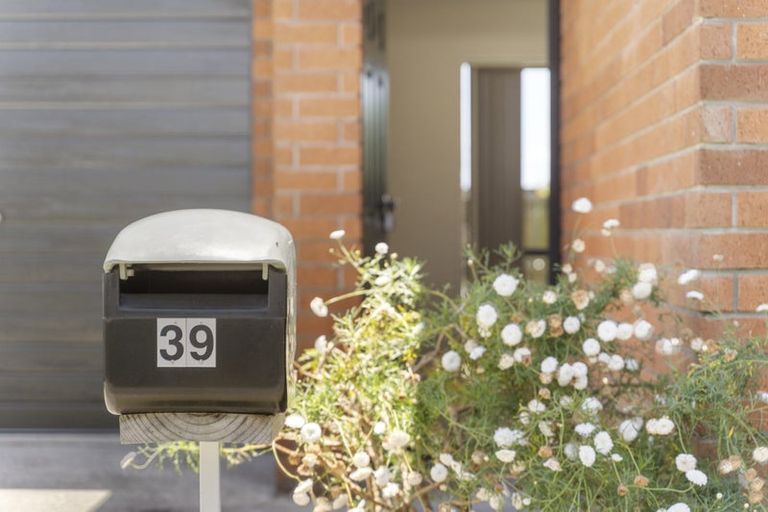 Photo of property in 39 Harriet Street, Favona, Auckland, 2024