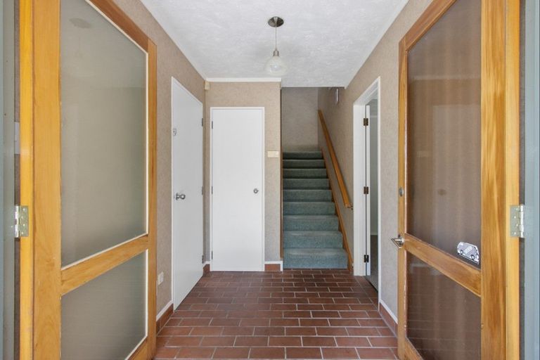 Photo of property in 16 Kokako Place, Taradale, Napier, 4112