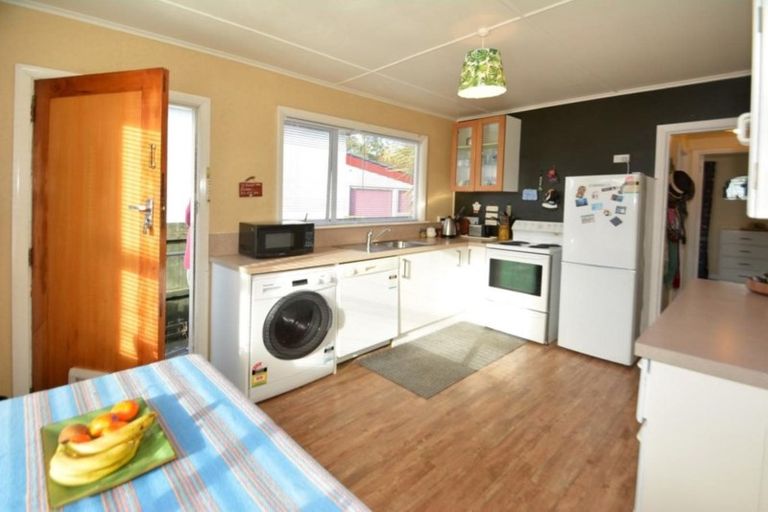 Photo of property in 15 Cashel Street, South Dunedin, Dunedin, 9012