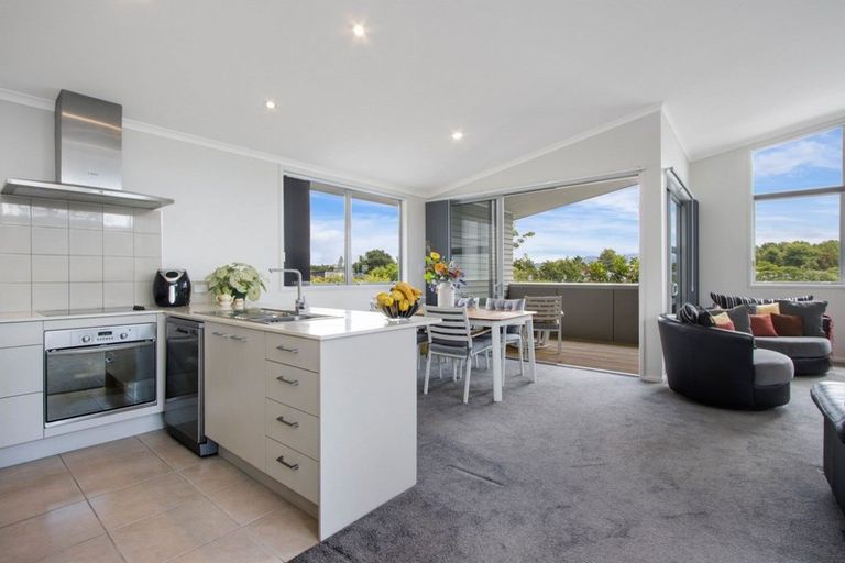 Photo of property in 27 Tory Way, Omokoroa, 3114