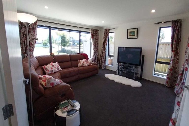 Photo of property in 10 Sophora Place, Papamoa Beach, Papamoa, 3118