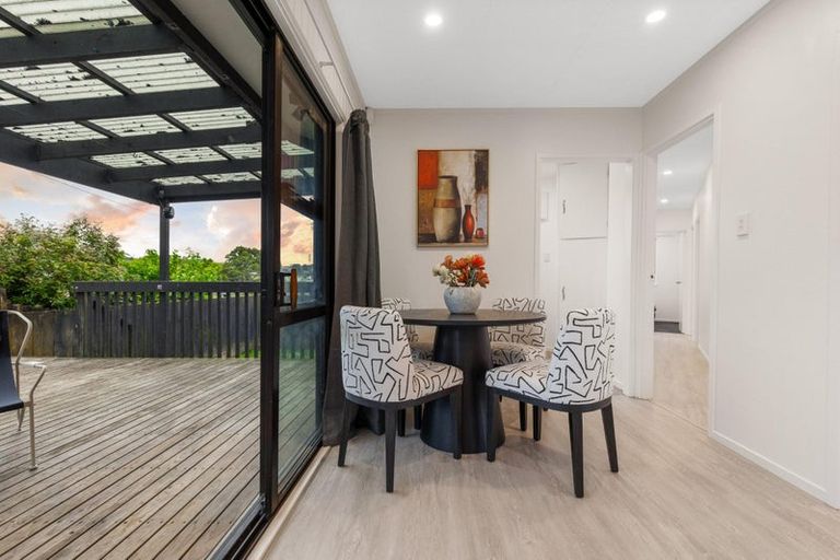 Photo of property in 15 Vina Place, Massey, Auckland, 0614