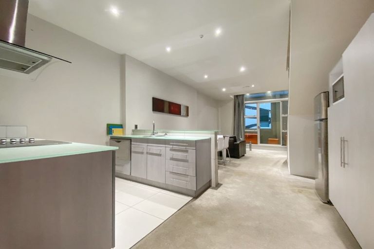 Photo of property in Hb Apartments, 1/3 Holland Street, Te Aro, Wellington, 6011