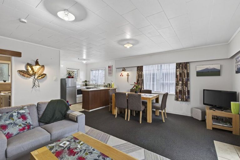 Photo of property in 85 Fulford Street, New Plymouth, 4310
