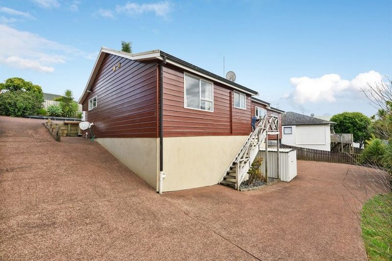Photo of property in 2/23 Duncan Avenue, Te Atatu South, Auckland, 0610