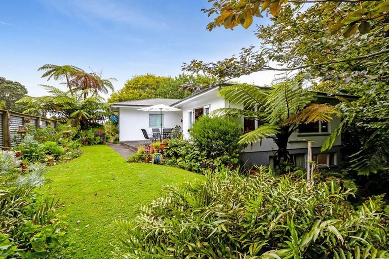 Photo of property in 1 High Road, Hawera, 4610