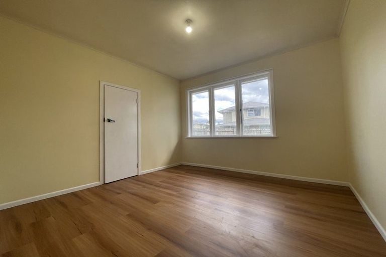 Photo of property in 36 Sherrybrooke Place, Sunnyvale, Auckland, 0612