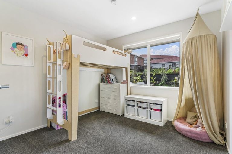 Photo of property in 37 Couldrey Crescent, Red Beach, 0932