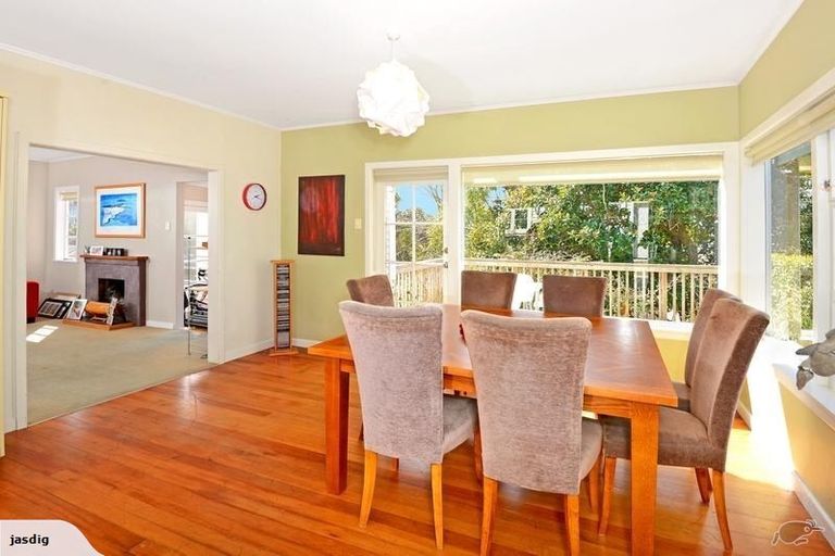 Photo of property in 135a Mokoia Road, Birkenhead, Auckland, 0626