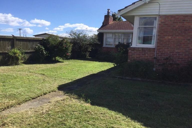 Photo of property in 34 Roberts Avenue, Bayswater, Auckland, 0622