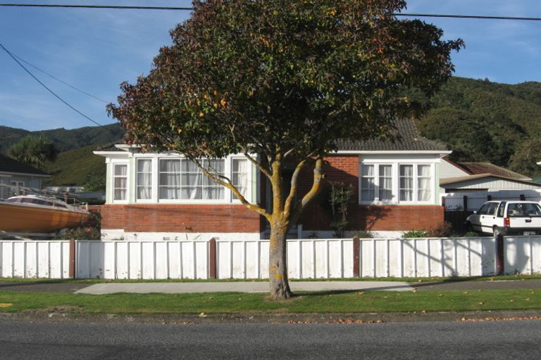 Photo of property in 14 Shearer Crescent, Naenae, Lower Hutt, 5011