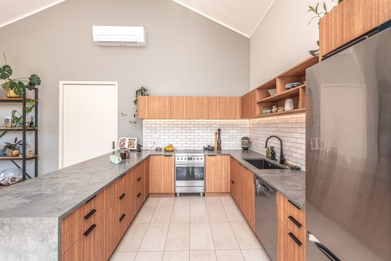 Property details for 15 Sandcroft Drive, Westmere, Wanganui, 4501