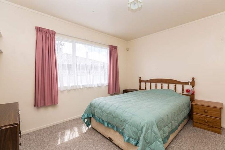 Photo of property in 11 Glastron Place, Bayview, Auckland, 0629
