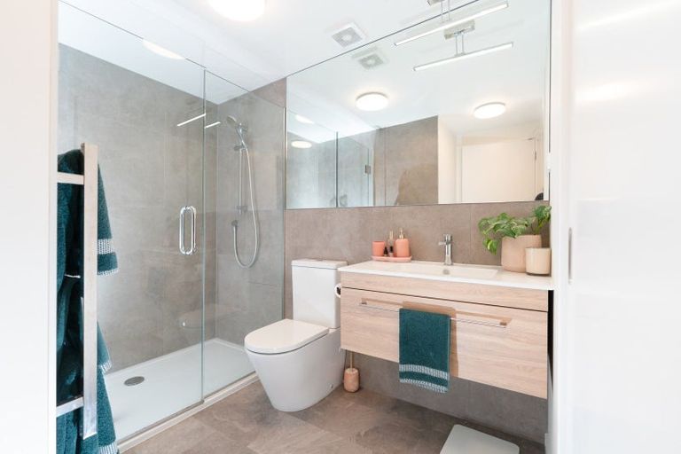 Photo of property in 6/63 Tiketike Way, Brooklyn, Wellington, 6021