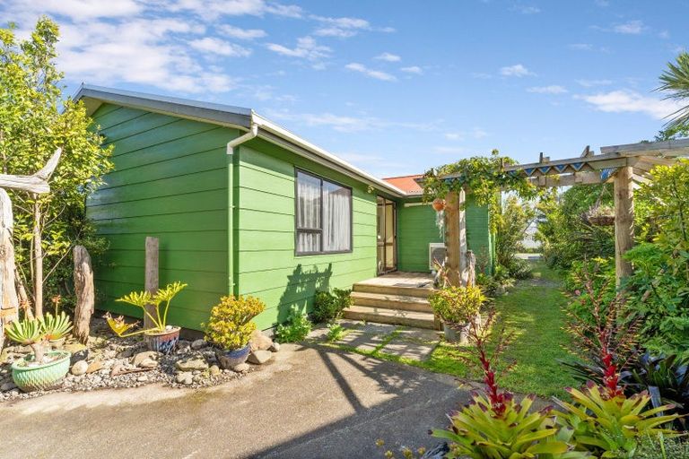 Photo of property in 215 Rangiuru Road, Otaki, 5512