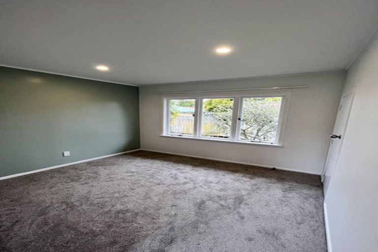 Photo of property in 50 Farquhar Road, Glendene, Auckland, 0602