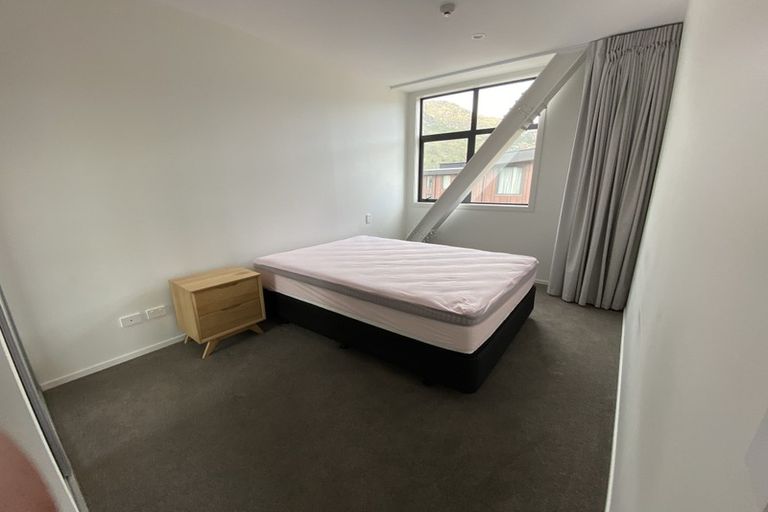 Photo of property in Wyndham Gardens Apartments, 30 Red Oaks Drive, Frankton, Queenstown, 9300