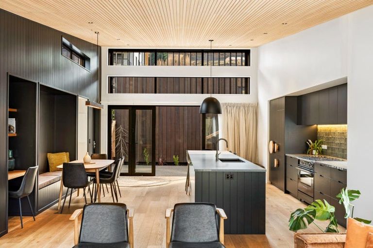 Photo of property in 11 Powder Terrace, Arthurs Point, Queenstown, 9371