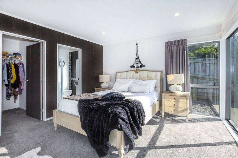 Photo of property in 3 Tararua Close, Aotea, Porirua, 5024