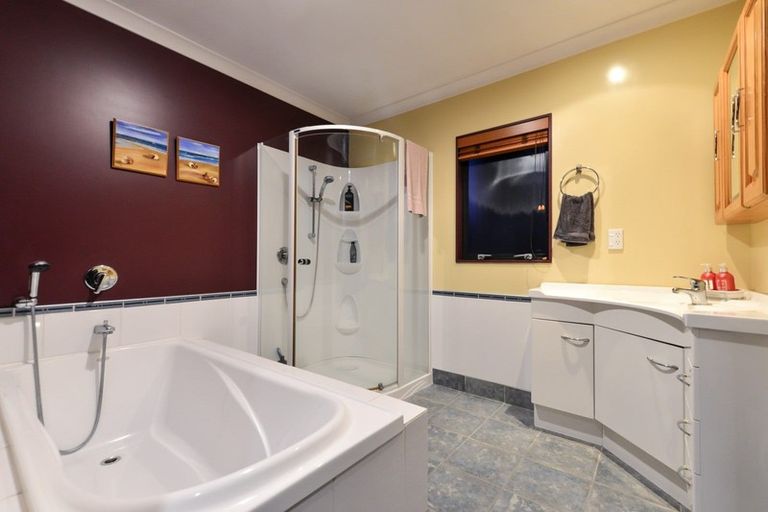 Photo of property in 21 Glen Cree Avenue, Rototuna, Hamilton, 3210