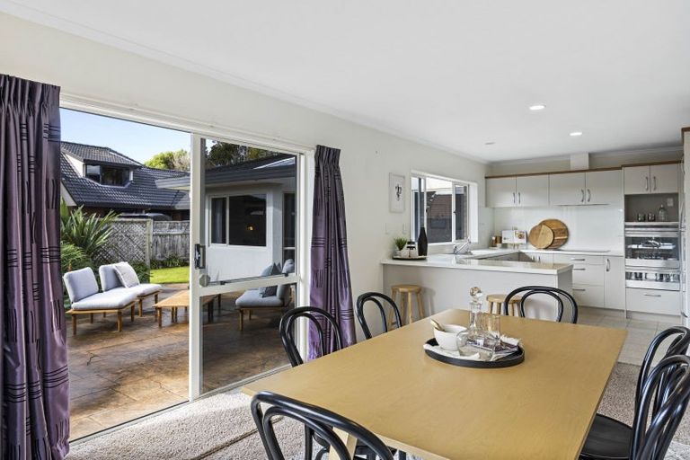 Photo of property in 17d Kinross Drive, Merrilands, New Plymouth, 4312