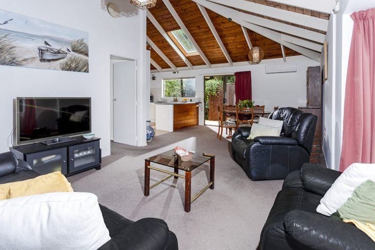 Photo of property in 3/72 Lake Road, Northcote, Auckland, 0627