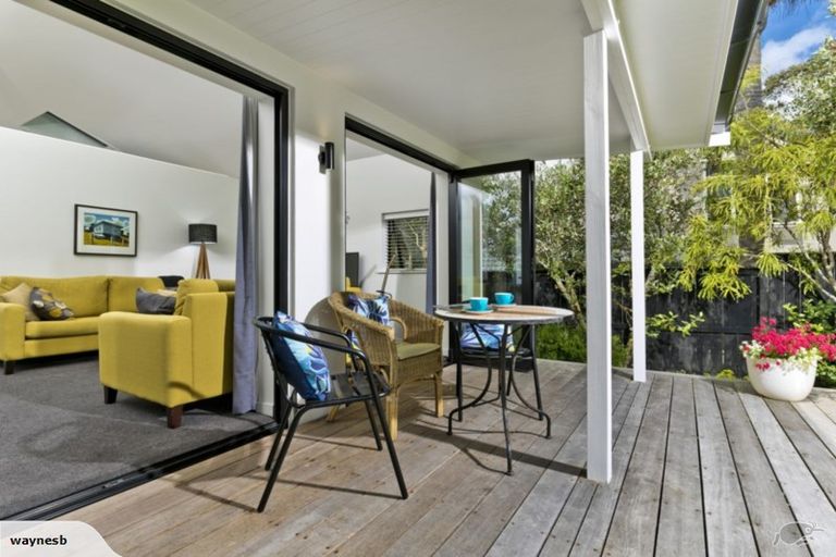Photo of property in 1 View Road, Campbells Bay, Auckland, 0630