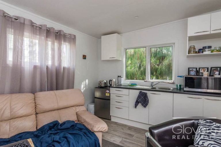 Photo of property in 47 Kamara Road, Glen Eden, Auckland, 0602