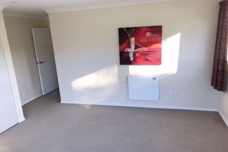 Photo of property in 41 Tiroroa Avenue, Te Atatu South, Auckland, 0610