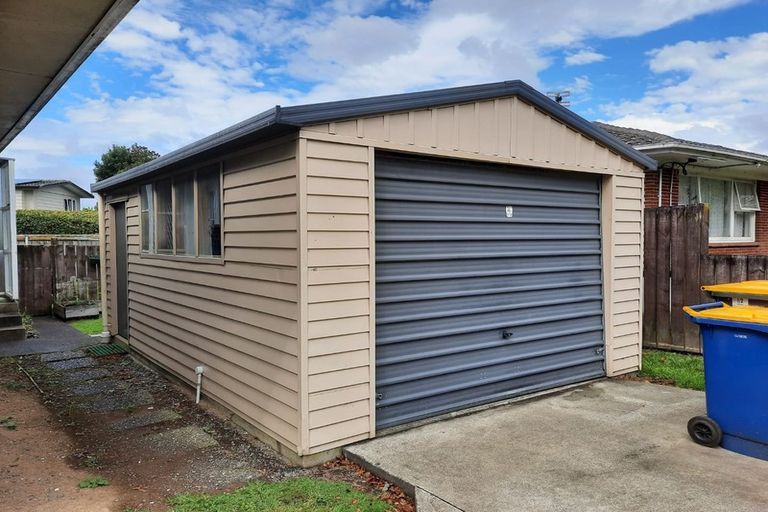 Photo of property in 466 Swanson Road, Ranui, Auckland, 0612