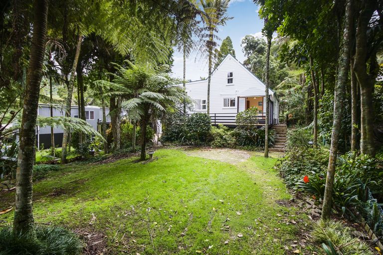 Photo of property in 83 Waima Crescent, Titirangi, Auckland, 0604