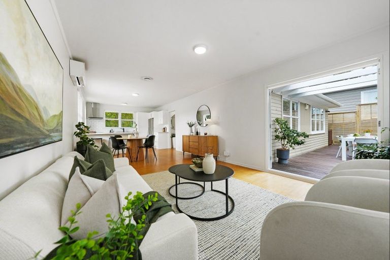 Photo of property in 7 Mcphail Street, Birkdale, Auckland, 0626