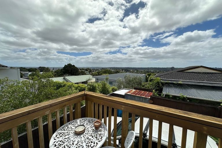 Photo of property in 1/99 Rangatira Road, Beach Haven, Auckland, 0626