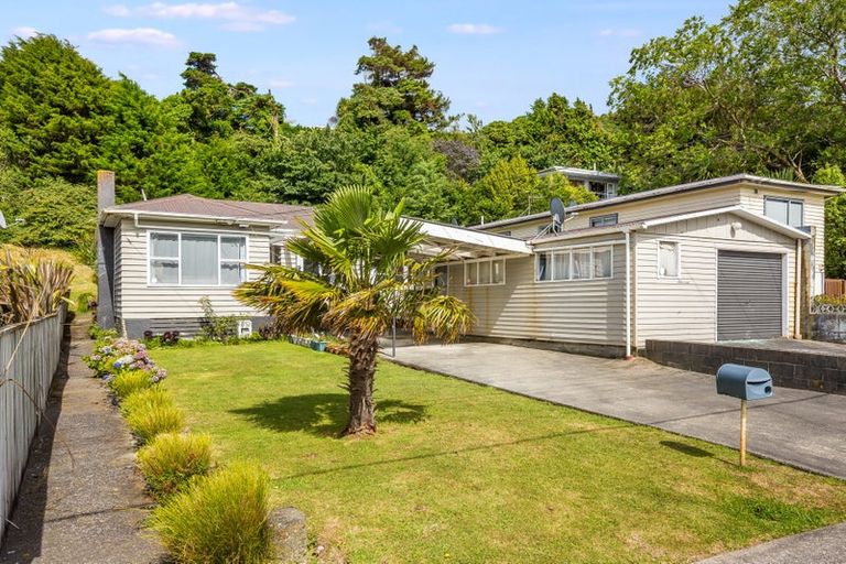Photo of property in 34 Bledisloe Crescent, Wainuiomata, Lower Hutt, 5014