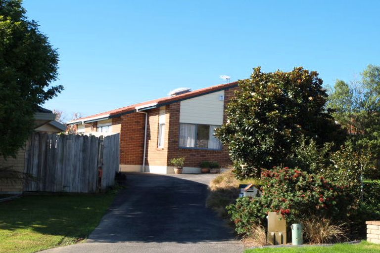 Photo of property in 2/19 Ravensdale Rise, Northpark, Auckland, 2013