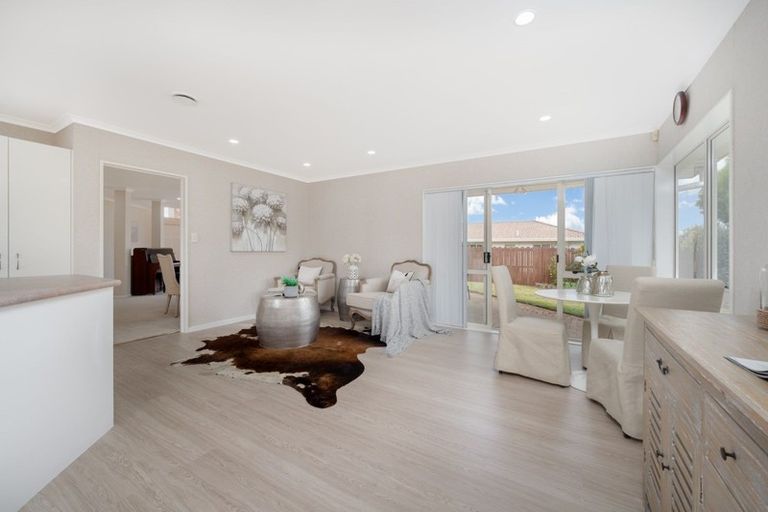 Photo of property in 22 Ballycullanie Place, Dannemora, Auckland, 2016