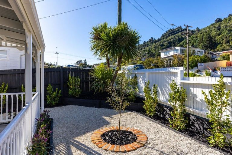 Photo of property in 95b Waikawa Road, Picton, 7220