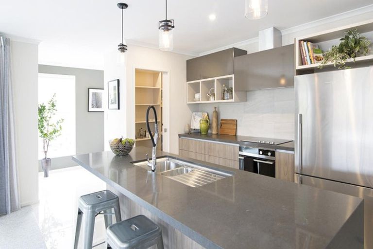 Photo of property in 2 Rongoa Maori Way, Pukekohe, 2120