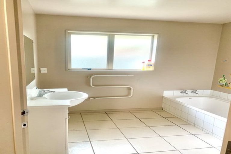 Photo of property in 9 Caudron Road, Wigram, Christchurch, 8042