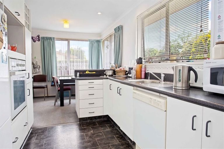 Photo of property in 7 Main North Road, Woodend, 7610