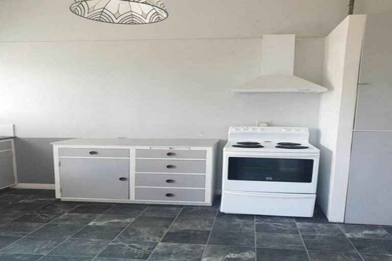 Photo of property in 6 Caius Avenue, Gonville, Wanganui, 4501